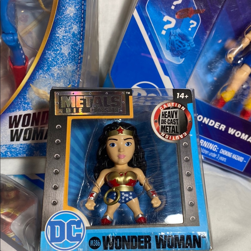 NIB Bundle of 6 DC Comic Wonder Woman Action Figures - Picture 6 of 8